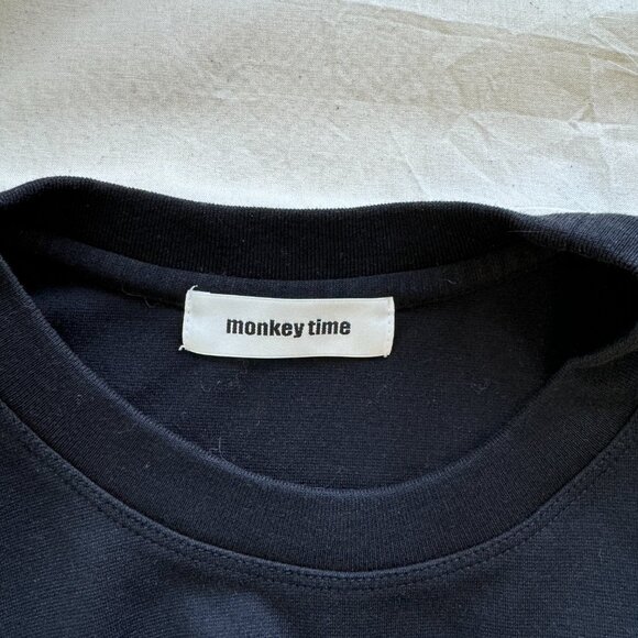 Like new Monkey time Tee - Picture 4 of 7
